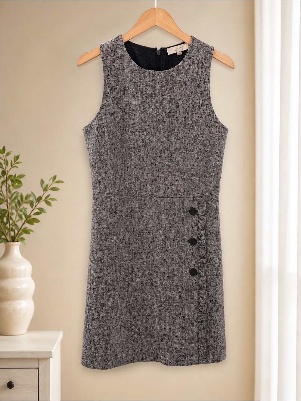 LOFT Gray Sleeveless Tweed Shift Dress with Side Button Detail size 6